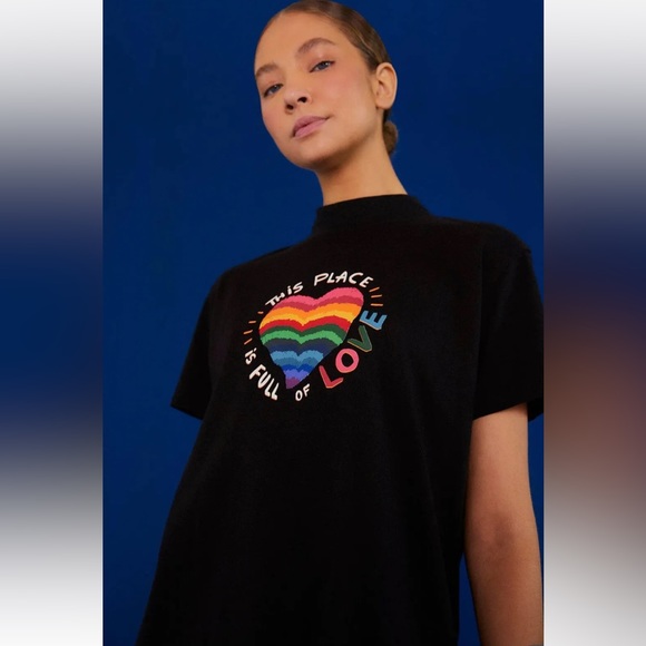 ❤️FARM RIO THIS PLACE IS FULL OF LOVE BLACK RAINBOW HEART HIGH NECK T SHIRT S - Picture 1 of 7